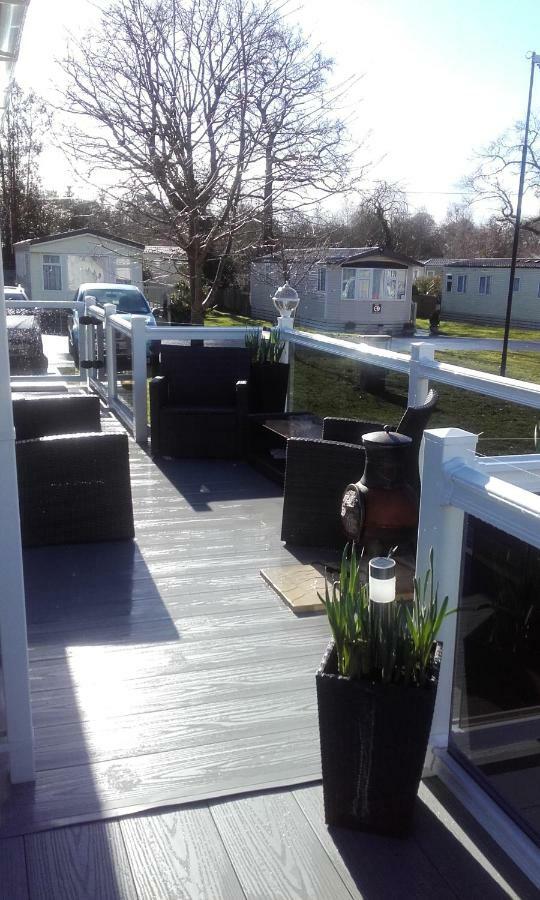 Luxury 6 Berth Lodge At Quince 10 Ferndown Exterior foto